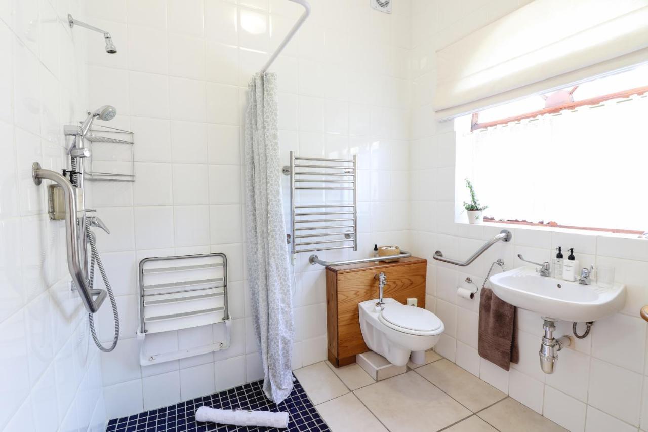 A Tuscan Villa Guest House Fish Hoek Exterior foto